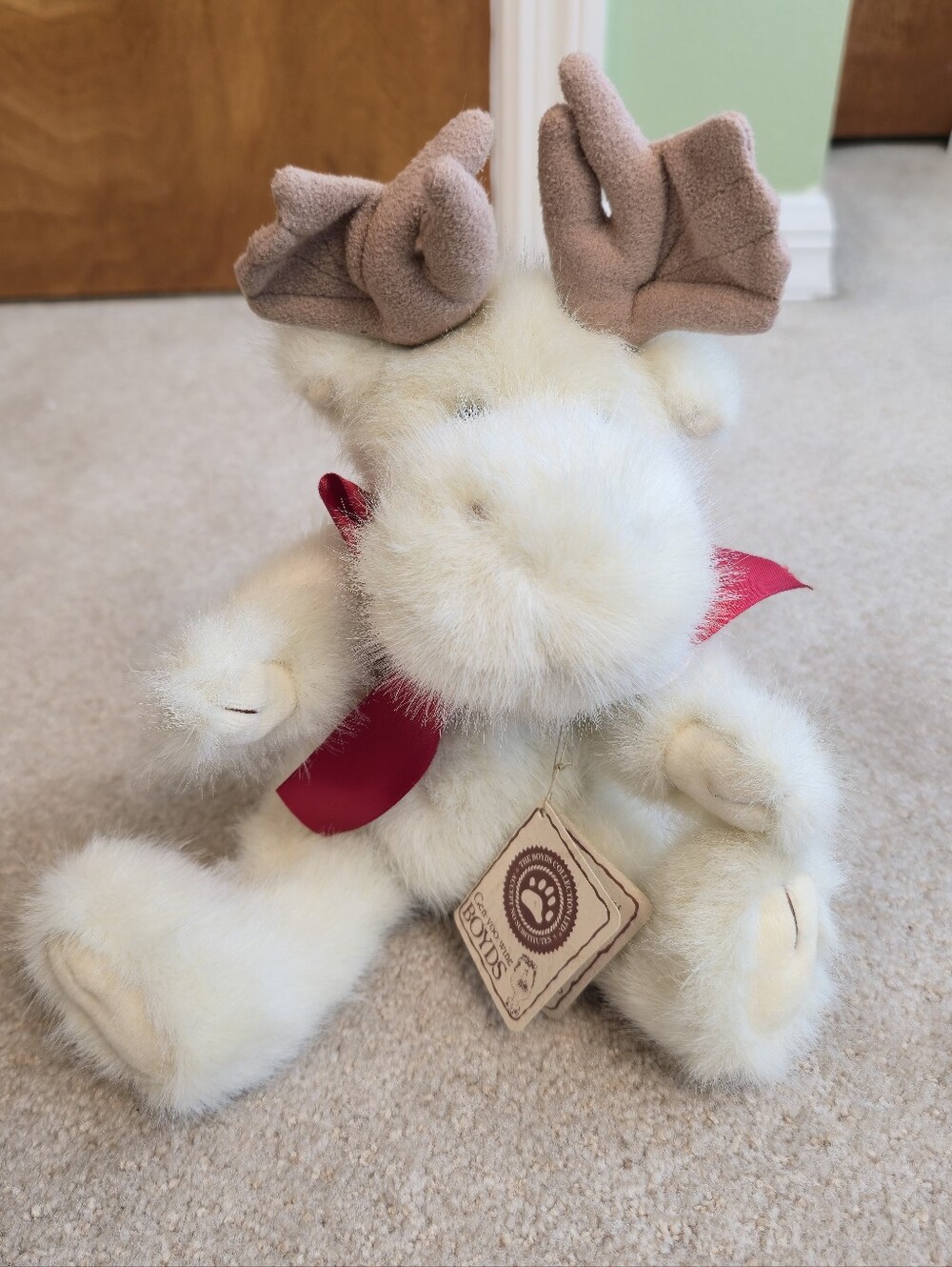 "Malley Q. Mooselfluff" plush white moose by Boyds Bears 554111